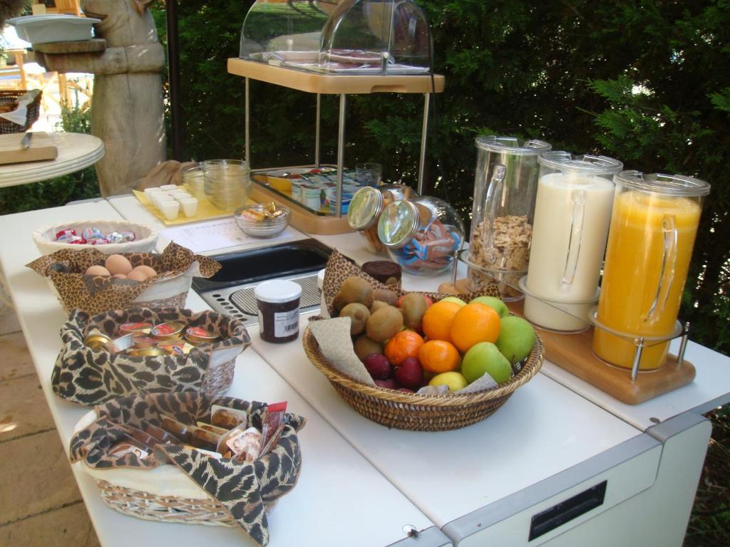 Le Mas Shabanou Acomodação com café da manhã Roquefort Les Pins Exterior foto