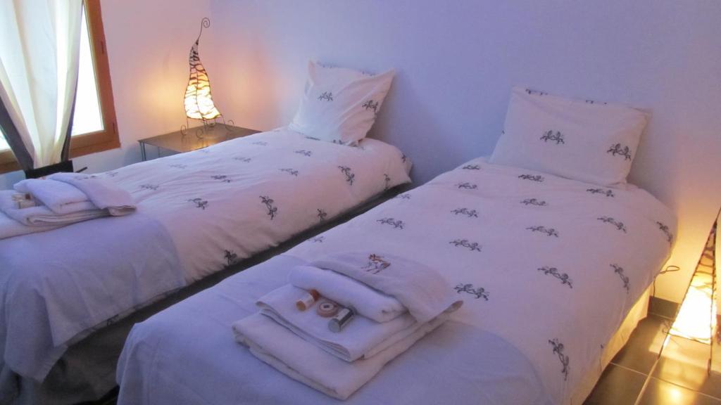 Le Mas Shabanou Acomodação com café da manhã Roquefort Les Pins Quarto foto