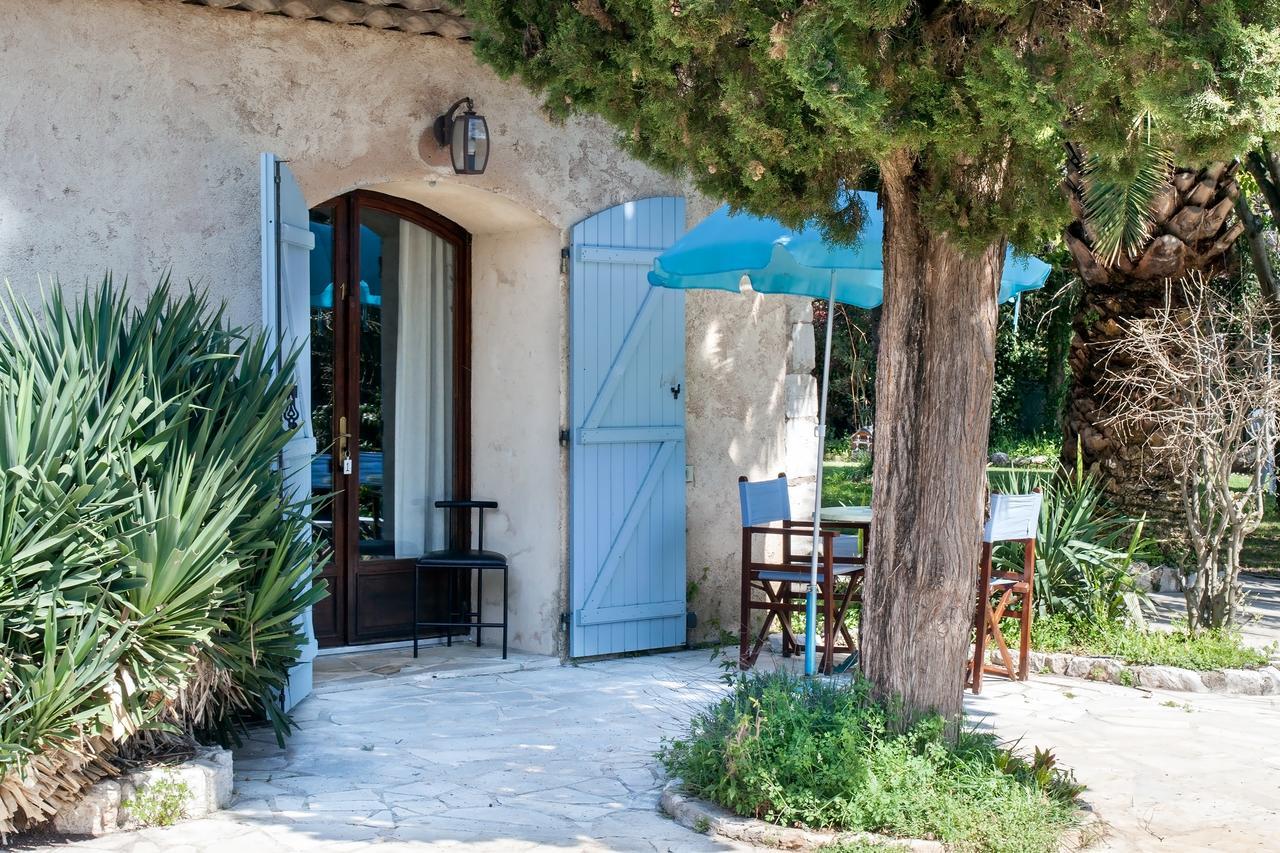 Le Mas Shabanou Acomodação com café da manhã Roquefort Les Pins Exterior foto