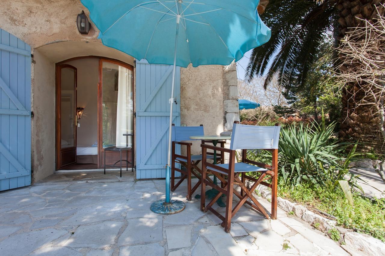 Le Mas Shabanou Acomodação com café da manhã Roquefort Les Pins Exterior foto